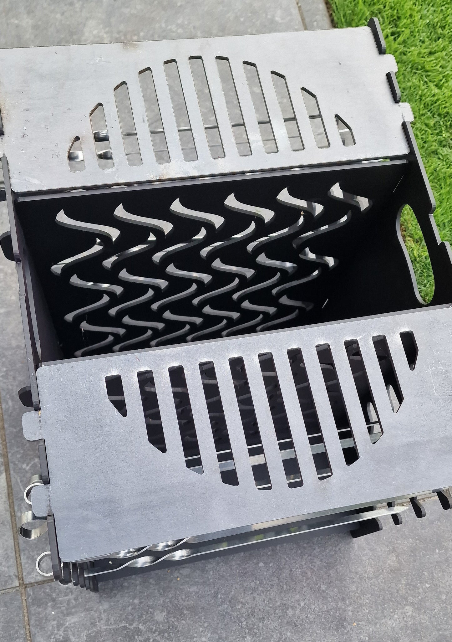 Vertikalgrill MASSIV aus 4mm Stahl
