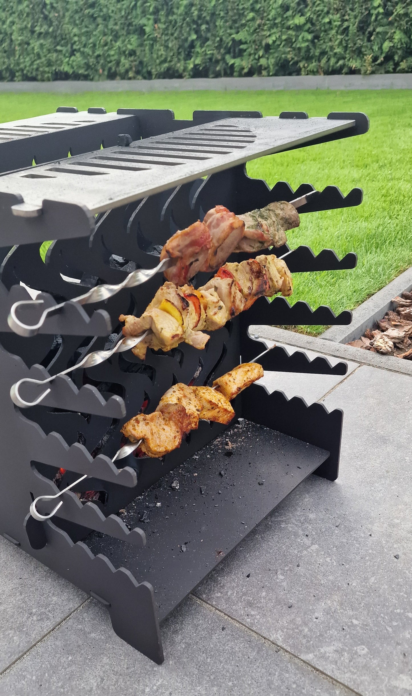 Vertikalgrill MASSIV aus 4mm Stahl